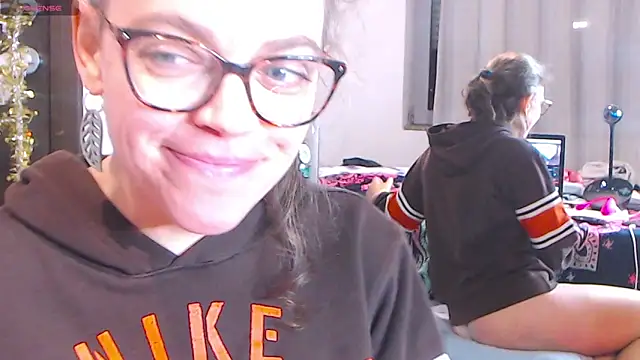 Ju-Hot online show from January 6, 2025, 8:07 pm