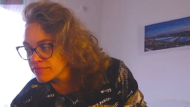 Ju-Hot online show from October 22, 2025, 1:00 pm