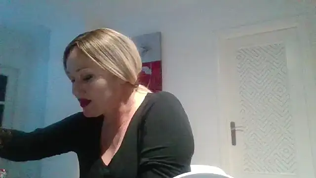 Luzia-Sal online show from January 27, 2025, 9:33 pm