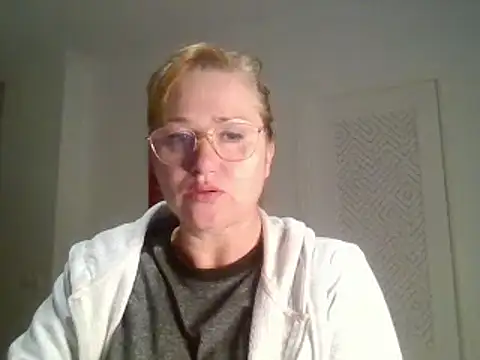 Luzia-Sal online show from February 12, 2025, 9:01 pm