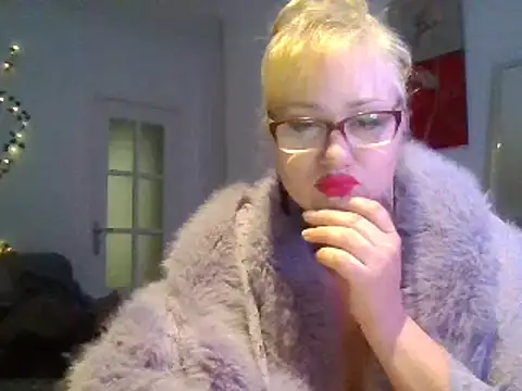 Luzia-Sal online show from March 5, 2025, 9:59 pm