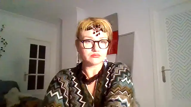 Luzia-Sal online show from March 12, 2025, 6:33 pm