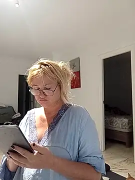 Luzia-Sal online show from September 12, 2025, 6:02 am