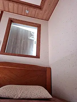 Tyyyggjju online show from November 15, 2025, 5:38 am