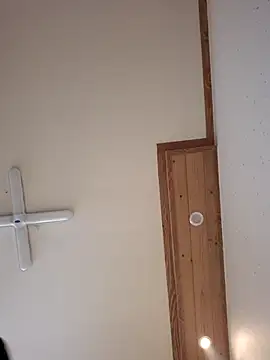 Tyyyggjju online show from November 27, 2025, 8:16 am