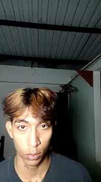 Snapshot of KasuHongoz chatting on March 2, 2025, 5:01 am KasuHongoz online show from March 2, 2025, 5:01 am