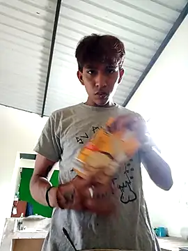 Snapshot of KasuHongoz chatting on March 2, 2025, 4:10 pm KasuHongoz online show from March 2, 2025, 4:10 pm