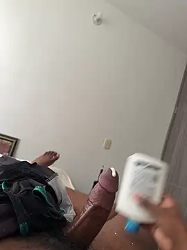 Snapshot of jhonnes_ chatting on December 4, 2025, 8:28 pm jhonnes online show from December 4, 2025, 8:28 pm