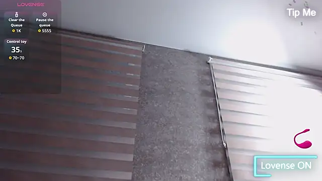 LillySquirtShot online show from January 14, 2026, 11:42 pm