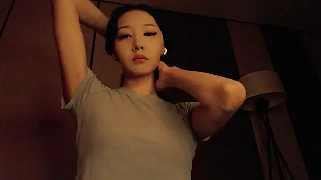 Fudzik0 online show from April 10, 2026, 5:12 am