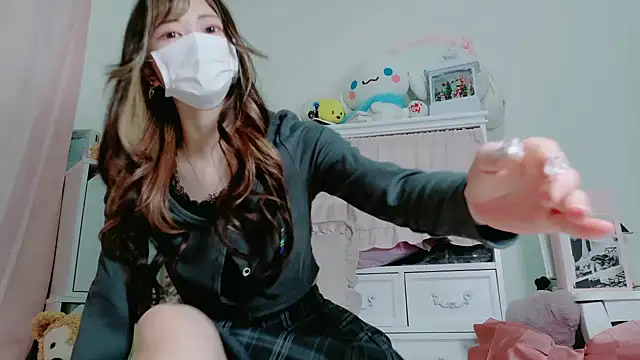 Snapshot of Megu-mimi chatting on March 17, 2025, 5:49 pm Megu-mimi online show from March 17, 2025, 5:49 pm