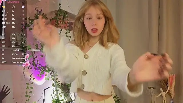 Snapshot of DarylBody chatting on November 25, 2025, 7:58 pm DarylBody online show from November 25, 2025, 7:58 pm