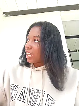 Snapshot of Zaira_Rose_ chatting on September 25, 2025, 2:10 pm Zaira Rose online show from September 25, 2025, 2:10 pm