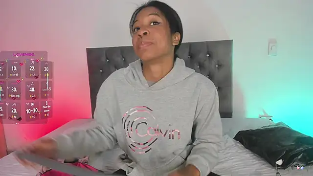 Snapshot of Zaira_Rose_ chatting on October 6, 2025, 12:57 pm Zaira Rose online show from October 6, 2025, 12:57 pm