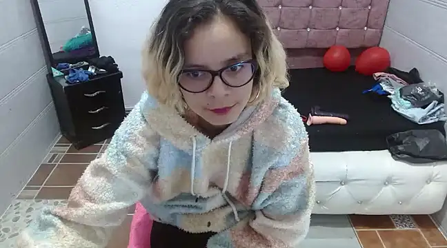 Ariasmithog online show from February 23, 2025, 9:59 pm