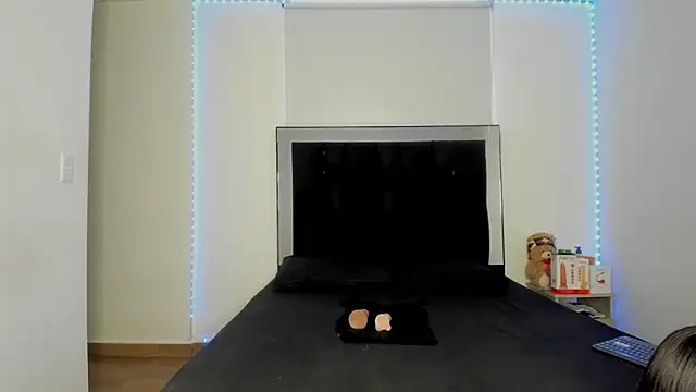 Snapshot of victoriacolin chatting on November 11, 2025, 12:05 pm victoriacolin online show from November 11, 2025, 12:05 pm