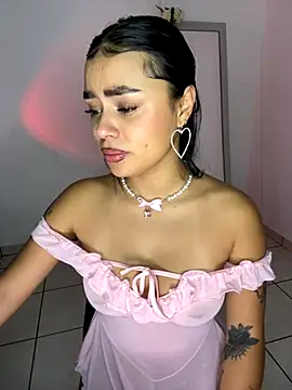 meli ortiz  online show from September 25, 2025, 3:49 pm