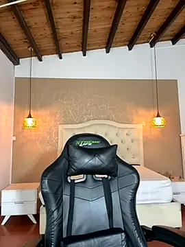 Hadley  online show from September 13, 2025, 3:17 am