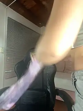 Hadley  online show from October 9, 2025, 3:48 am