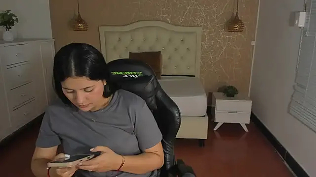 Hadley  online show from October 26, 2025, 1:00 am