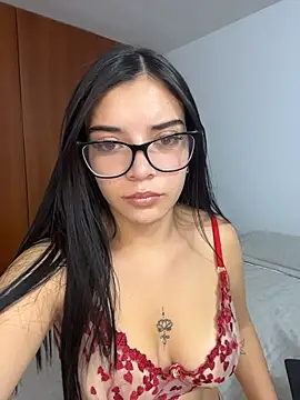 Snapshot of eileensophi chatting on July 25, 2026, 3:37 am eileensophi online show from July 25, 2026, 3:37 am