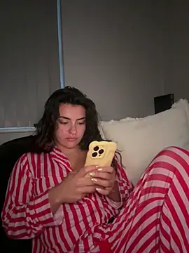Snapshot of cute_carly_ chatting on May 31, 2026, 8:43 pm cute carly online show from May 31, 2026, 8:43 pm
