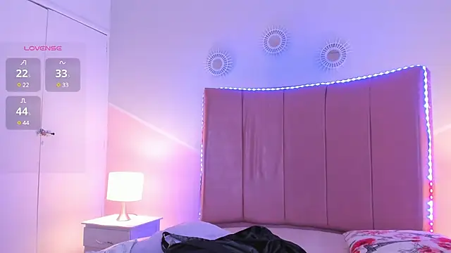 Mia greco  online show from March 12, 2025, 7:59 pm