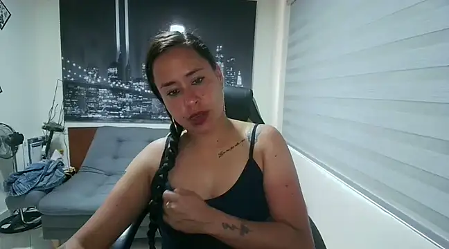 kamila lovee online show from February 24, 2025, 9:20 pm