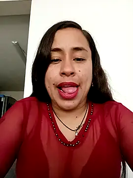 kamila lovee online show from October 15, 2025, 7:25 pm