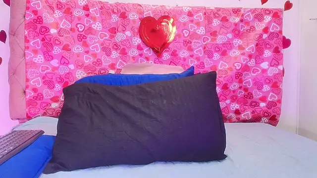 Snapshot of sharlott_miller chatting on February 15, 2025, 12:01 pm sharlott miller online show from February 15, 2025, 12:01 pm