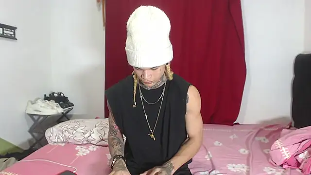 hot man05 online show from January 31, 2025, 1:01 am