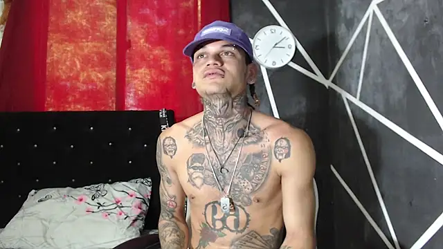 hot man05 online show from October 1, 2025, 2:01 pm