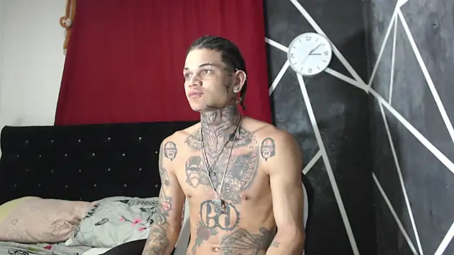 hot man05 online show from October 6, 2025, 3:04 am