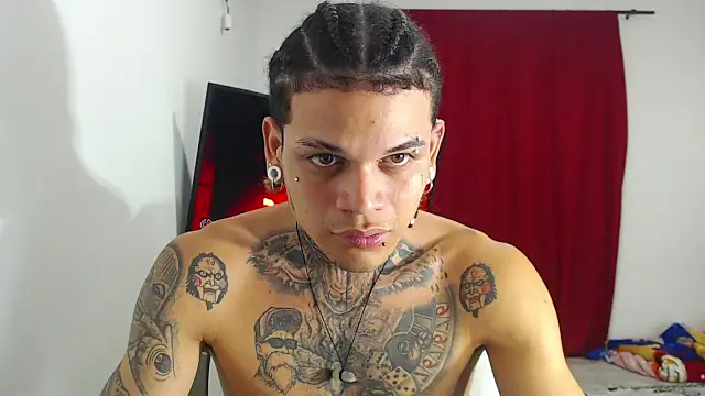 hot man05 online show from October 16, 2025, 4:13 am