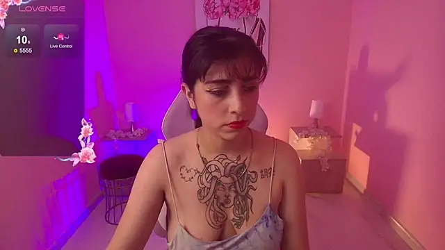 Adri Gomez  online show from September 9, 2025, 4:01 am