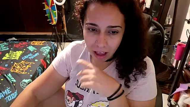 Snapshot of AliceSweet4U chatting on December 1, 2025, 7:02 am AliceSweet4U online show from December 1, 2025, 7:02 am