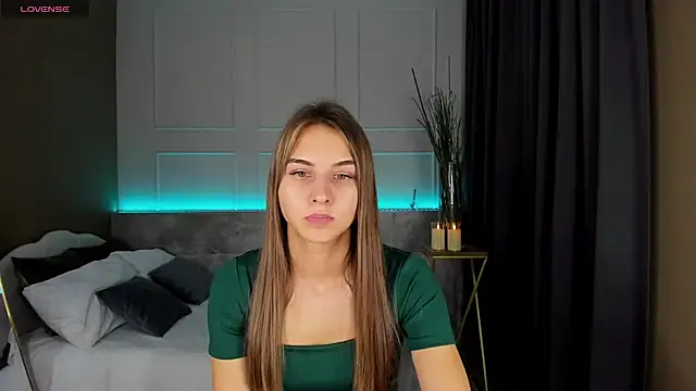 Snapshot of CharmBianca chatting on January 31, 2025, 9:27 am CharmBianca online show from January 31, 2025, 9:27 am