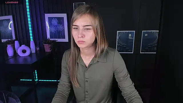 Snapshot of CharmBianca chatting on February 8, 2025, 9:56 am CharmBianca online show from February 8, 2025, 9:56 am