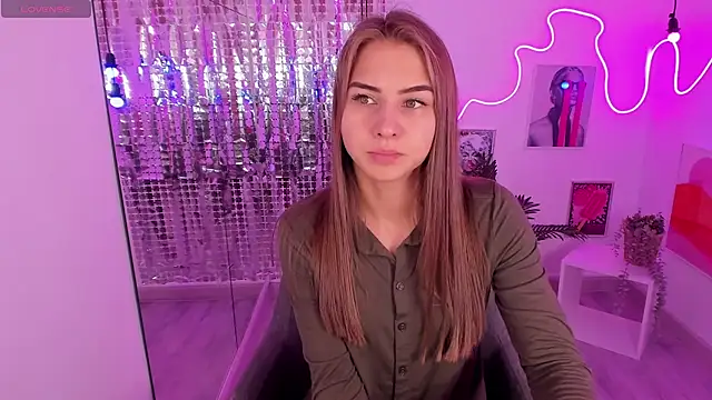 Snapshot of CharmBianca chatting on February 12, 2025, 5:26 am CharmBianca online show from February 12, 2025, 5:26 am