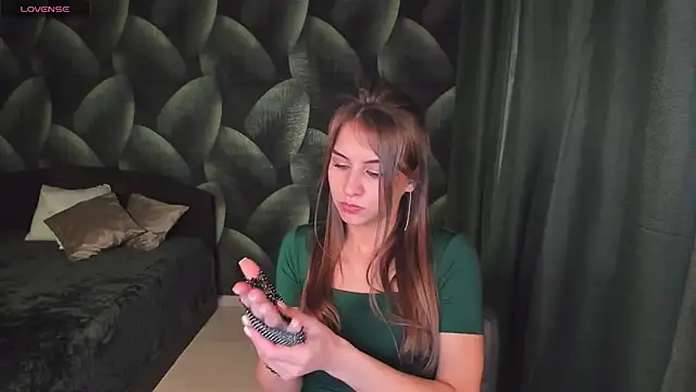 Snapshot of CharmBianca chatting on March 6, 2025, 10:41 am CharmBianca online show from March 6, 2025, 10:41 am