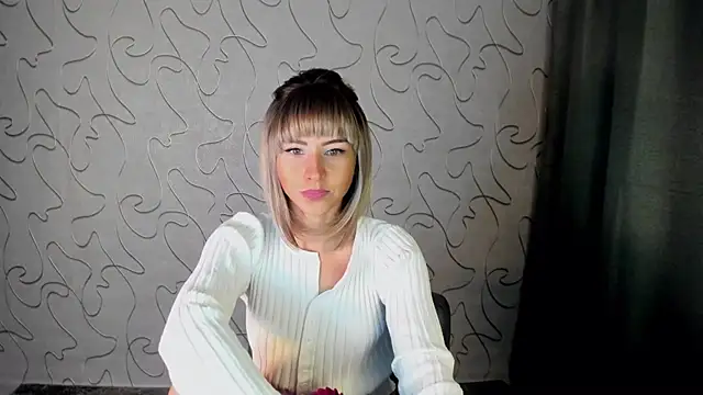 Snapshot of CharmBianca chatting on September 21, 2025, 11:45 am CharmBianca online show from September 21, 2025, 11:45 am