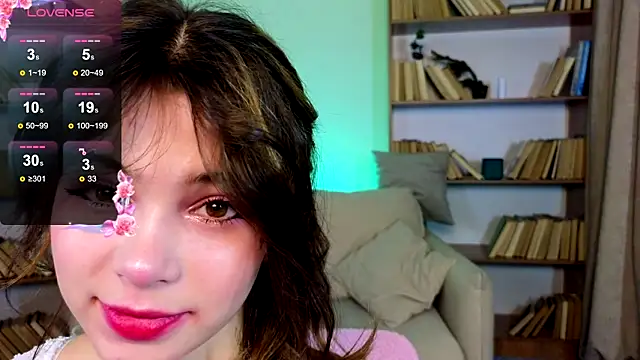 Snapshot of Hotary_Yuko chatting on February 17, 2025, 11:13 am Hotary Yuko online show from February 17, 2025, 11:13 am