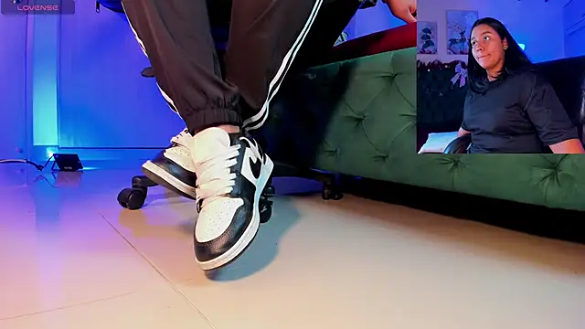 aleya bliss online show from December 2, 2025, 3:12 am