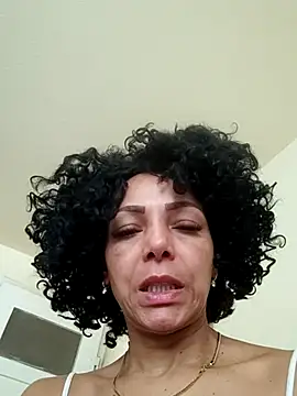 Lunasquirt1985 online show from February 16, 2026, 11:39 am