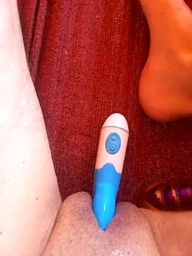 baixinhainsaciavel23 online show from October 6, 2025, 4:04 pm