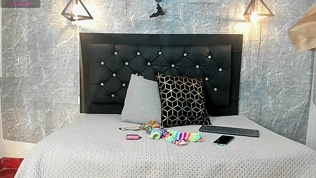 emberhodson online show from November 5, 2025, 12:38 pm