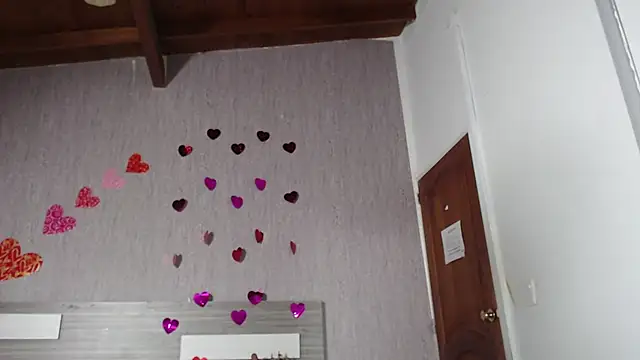 Liiamthompson online show from February 17, 2025, 6:09 am