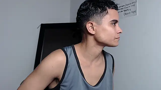 Liiamthompson online show from February 28, 2025, 11:01 pm