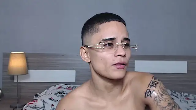 Liiamthompson online show from October 9, 2025, 10:35 am