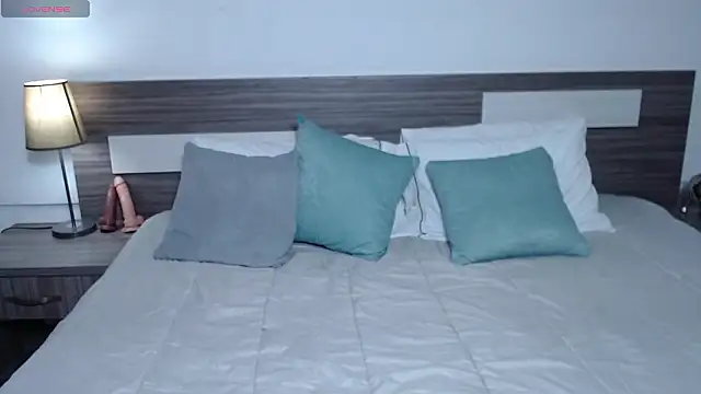 Liiamthompson online show from March 6, 2026, 7:10 pm